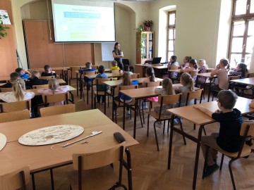 Dzień Ziemi 2025 w BPK w Bibliotece Pedagogicznej w Skierniewicach, Aneta Brzezińska, Elżbieta Burzyńska ,, , 