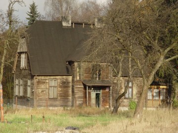 Drewniany dom na Rogach