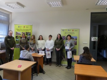 Relacja z etapu parkowego konkursu Poznajemy Parku Krajobrazowe Polski - drużyna ze Szkoły Podstawowej w Kołacinie, 
