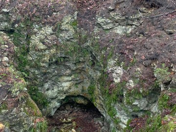 Liczenie nietoperzy zimujących w jaskiniach ZPK 27.01.2024, <p>Jaskinia Samsonowicza, fot: W.J.</p>